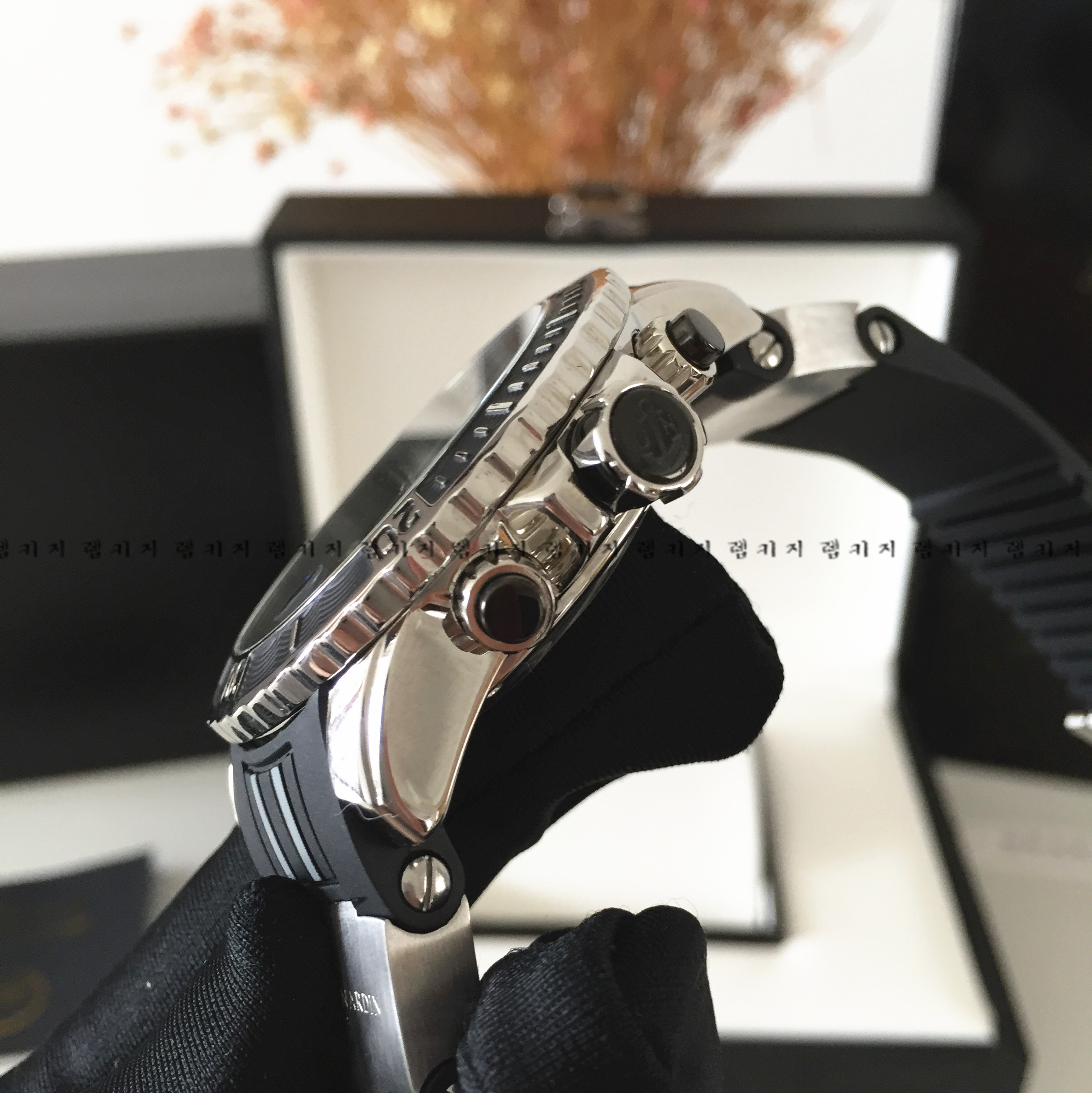 율리스나르딘 마린다이버 은장 우레탄 남성시계